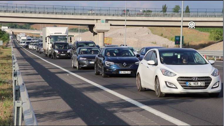 Kuzey Marmara Otoyolu'nda kaza! Yaralılar var… 3